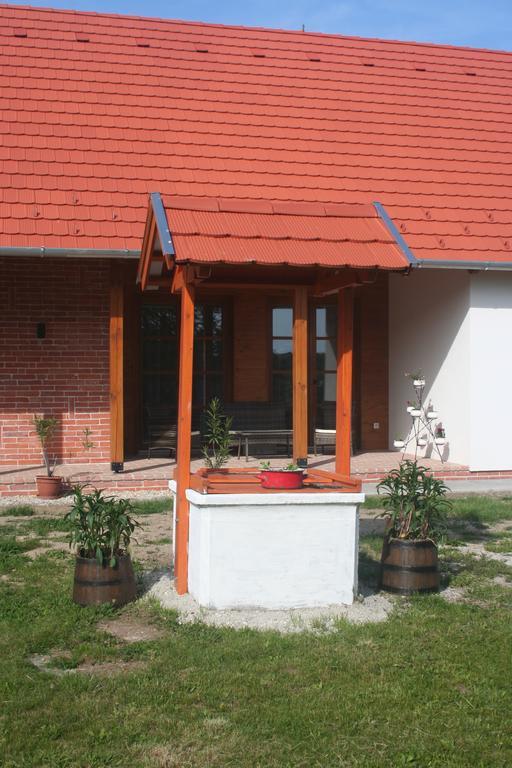 Zsira Malomko Apartman מראה חיצוני תמונה